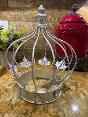Source Unknown Silver Decorative Metal Crown Accent